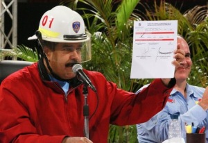 Presidente Nicolás Maduro aprobó 400 millones para homologar el sueldo de bomberos en el ámbito nacional      