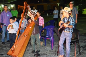 Con arpa, cuatro y marcas estudiantes del Cemo mostraron su calidad  musical en el Solar Café Miranda Cultural